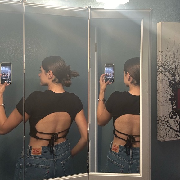 Back cut out top - Picture 2 of 3